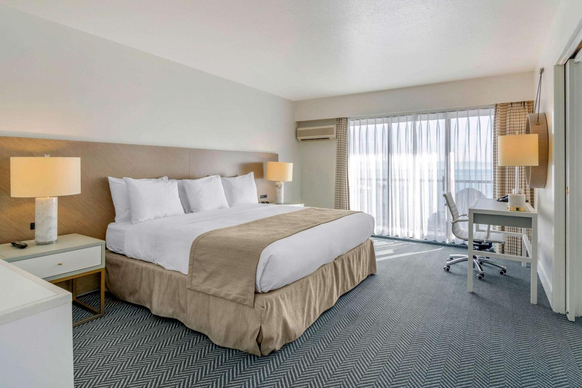 Bayside Oceanfront Resort 帕克斯维尔 外观 照片