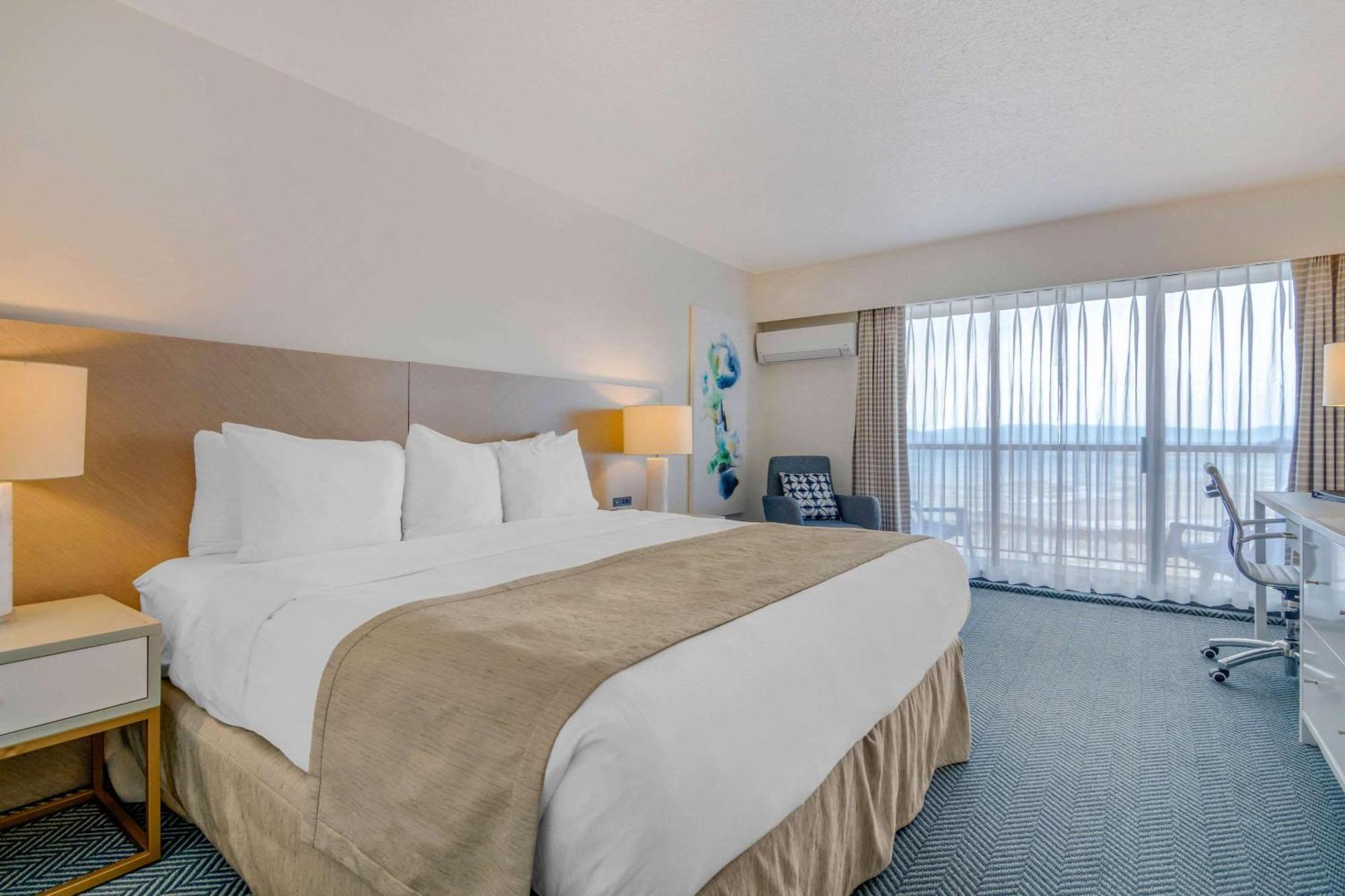Bayside Oceanfront Resort 帕克斯维尔 外观 照片